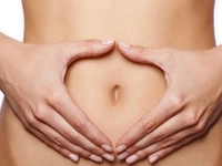 Göbekten Sıvı Gelmesi Belirtileri ve Tedavisi